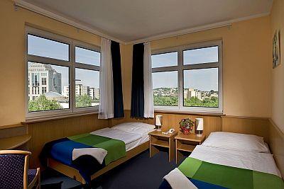Sypialnia dwuosobowa w Hotelu Budapest Business w sercu miasta - Hotel Jagello*** Budapeszt - hotel blisko wylotu autostrady do Wiednia