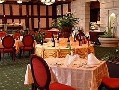 Piwiarnia w Hotelu Grand Danubius Margitsziget Budapeszt na wyspie Małgorzaty - Hotel luksusowy w cichym i zielonym zakątku - ✔️ ENSANA Grand Hotel Margitsziget**** Budapest - Kurort Hotel Małgorzaty Budapeszt