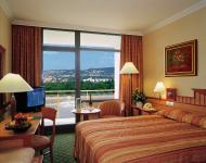 Piękny apartament z widokiem na Dunaj i góry Budańskie w Hotelu Konferencyjnym i Termalnym Helia Budapeszt