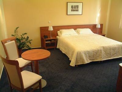 Pokój podwójny z transferem lotnisko w Vecses - Airport Hotel Stacio - ✔️ Airport Hotel Stáció Vecsés ✔️ Hotel Airport Stáció