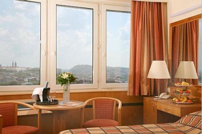 Elegancki pokój z widokiem na Zamek królewski w czterogwiazdkowym Hotelu Budapest - Hotel Budapest**** Budapest - Słynny hotel z ofertami promocyjnymi blisko do pł. Moszkva