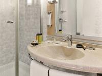 Odnowiona łazienka w hotelu leżącym w śródmiejście Budapesztu - Hotel Ibis Centrum Budapeszt