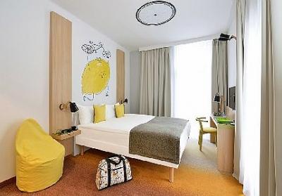 Ibis Styles Budapest City - pokój dwuosobowy z widokiem na Dunaj - ✔️ Ibis Styles Budapest City*** - Widok z panoramą nad Dunajem u Mostu Petőfiego